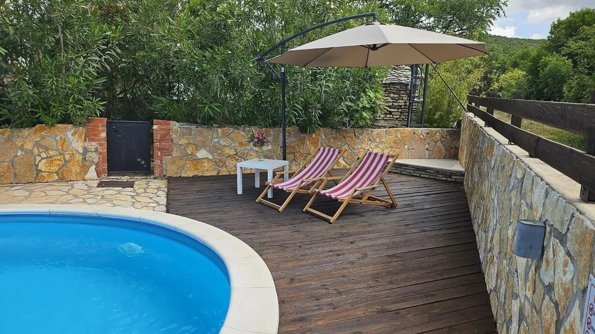 Sunny Pool Apartments Maslenica